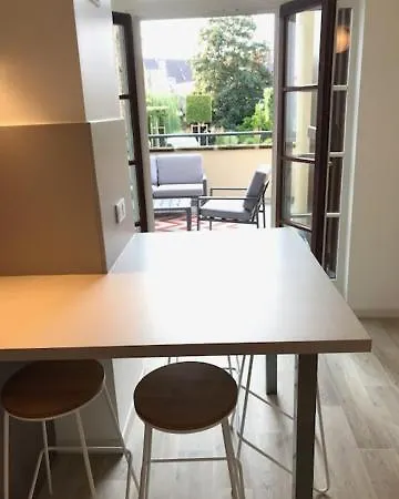 Madeleine De La Maison Saint-josse